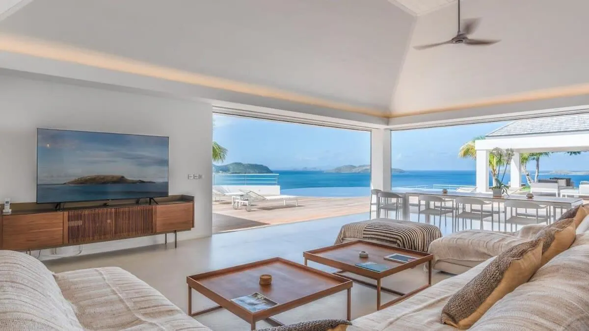 Grand Classic Villa with Stunning Islands Views Quartier de Lorient